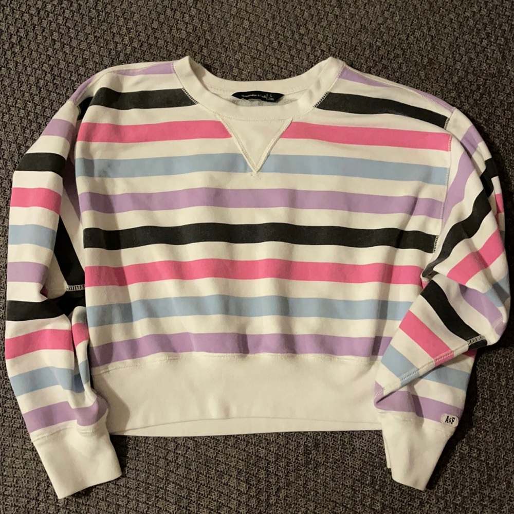 Abercrombie and Fitch cropped sweatshirt. Large.